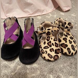 Two pair toddler girl crib flat moccasin -monkeyfeet leopard & black spellbound